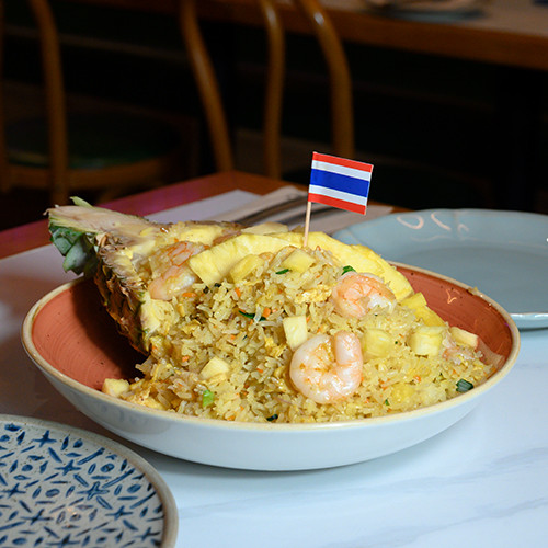 Arroz Frito con Langostinos y Piña